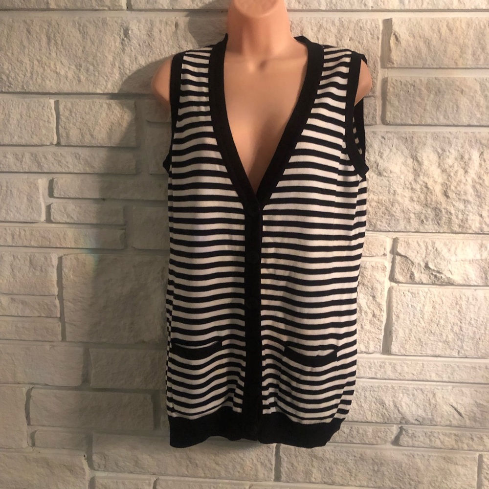 Black and white long sweater vest from Pria.